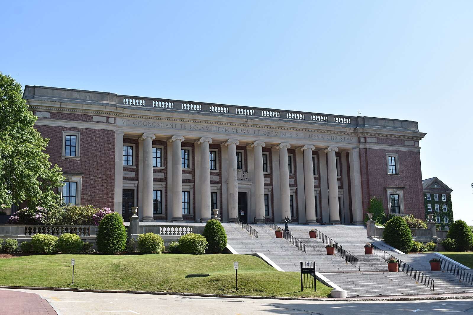 Dinand Library is featured at the College of the Holy Cross.